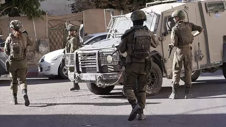 İsrail askerlerinden Doğu Kudüs’teki UNRWA merkezine baskın: Telefonlara el konuldu, iletişim tamamen kesildi