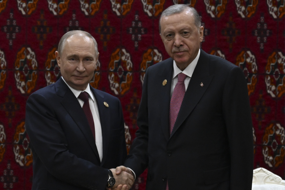 SON DAKİKA | Erdoğan, Putin ile Türkmenistan’da bir araya geldi