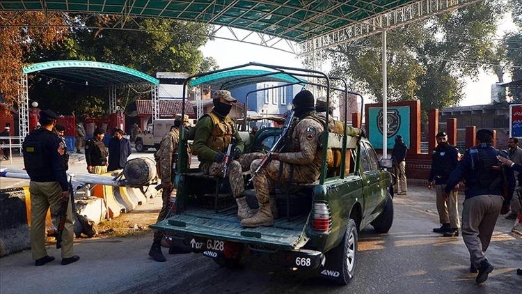 Pakistan’da Terör Operasyonu: 13 Militan Etkisiz Hale Getirildi