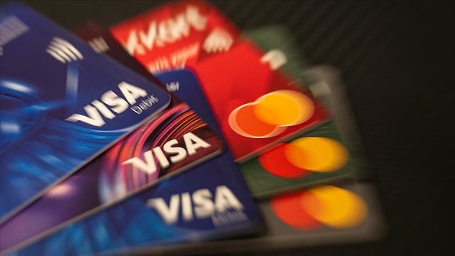 Resmi Gazete’de yayımlandı: Kredi kartı ve nakit avans faiz oranları düştü