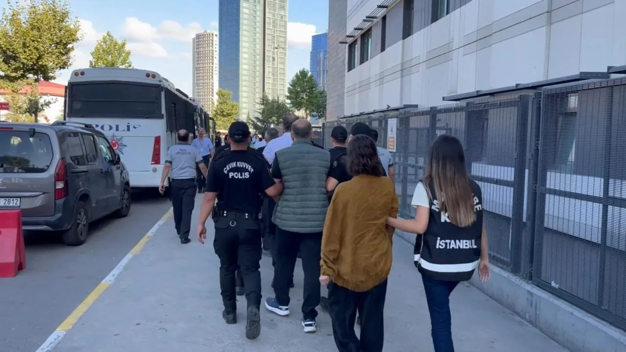 Üsküdar Belediyesi'nde yolsuzluk soruşturmasında 6 kişi adliyeye sevk edildi