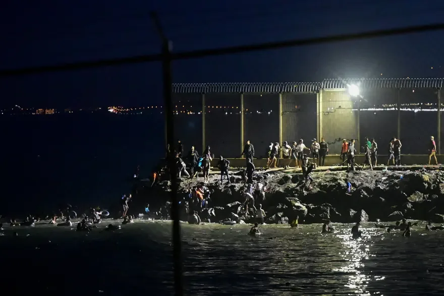 İspanya'da Göçmen Krizi: Askeri Önlemler Alındı