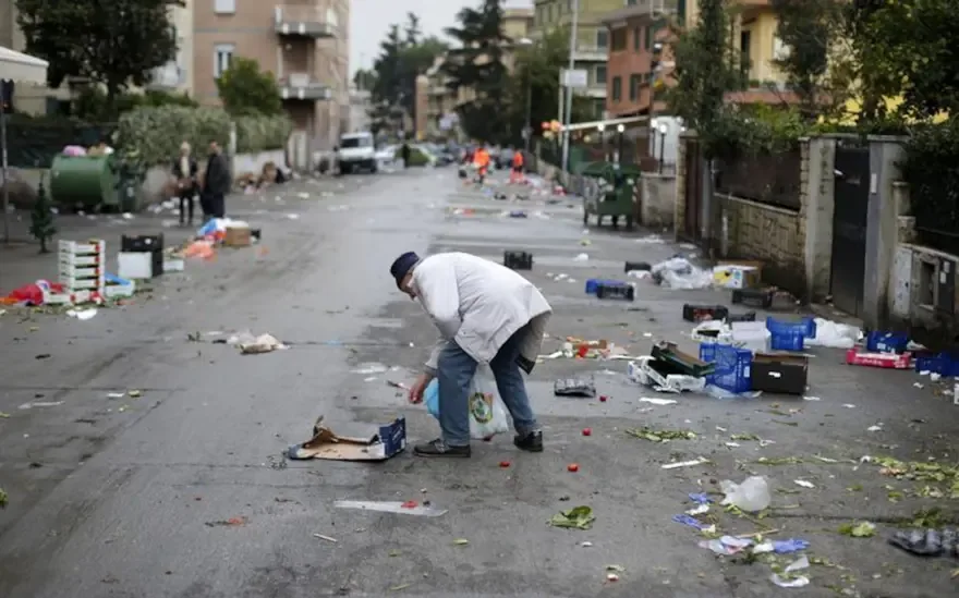 Çöplükte Bir Gün Boyunca Arama Yapıldı, 1 Milyon Avroluk Piyango Bileti Kurtarıldı