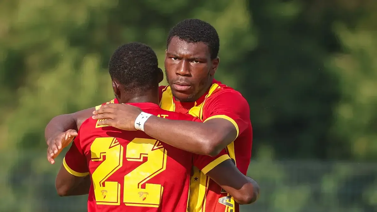 Göztepe'nin yeni transferi Armstrong, kampta dikkat çekti