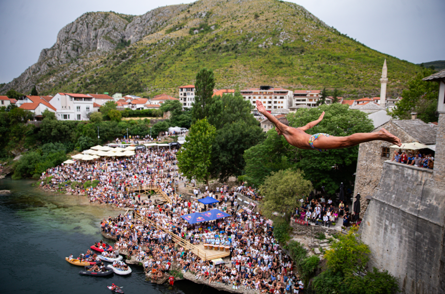 460 yıllık gelenek. Mostar Köprüsü Atlayışları yapıldı - 3