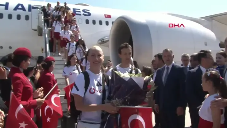 Milletler Ligi kupası Türkiye'de! FİLENİN SULTANLARI YURDA DÖNDÜ - 2