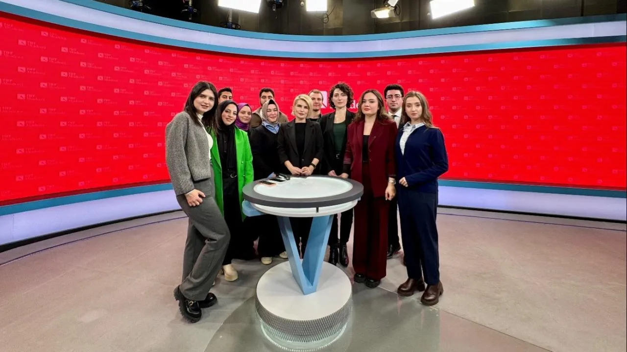 Spikerlik ve sunuculuk yolculuğu ağustosta da devam ediyor