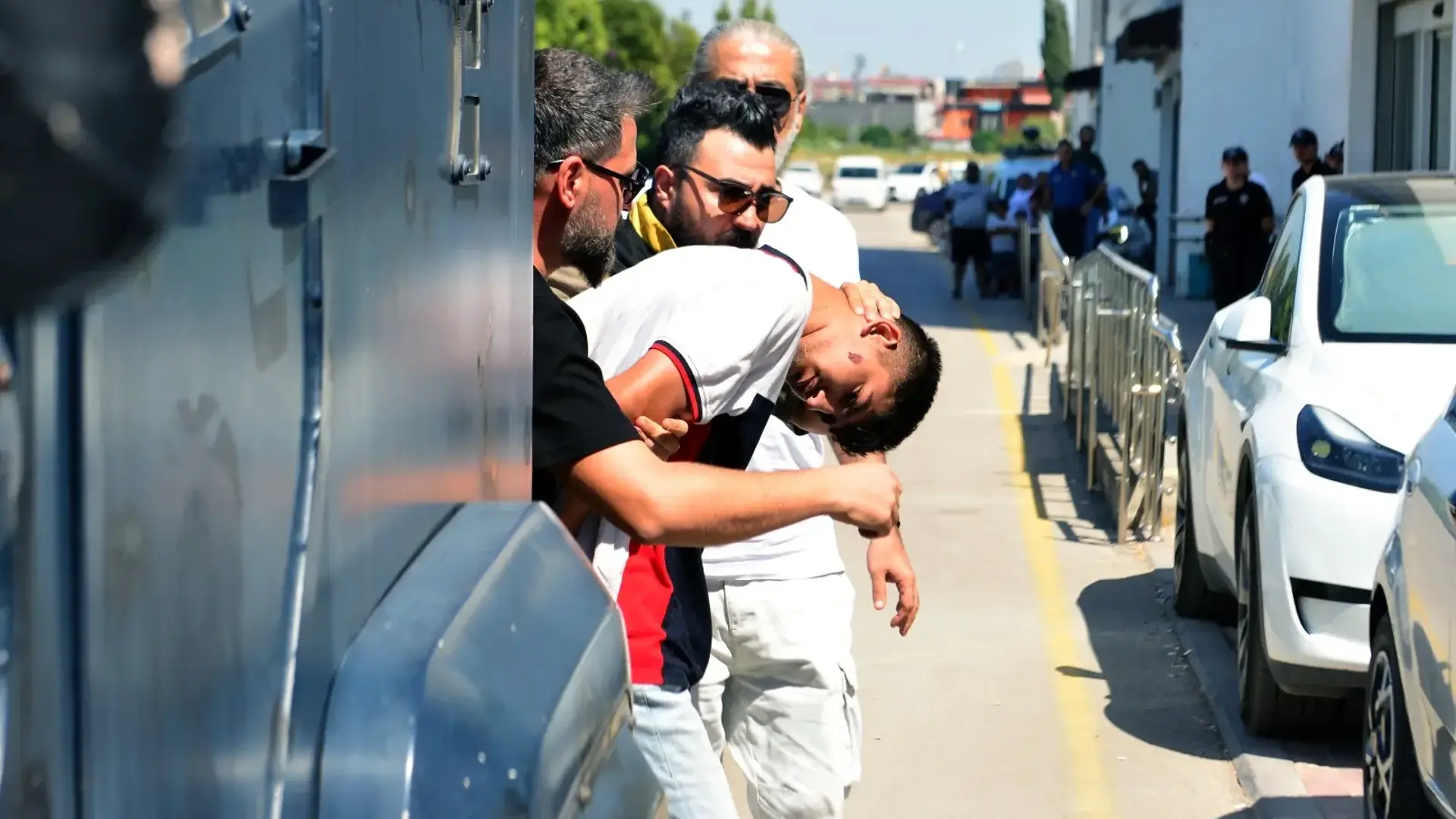 Yoldan geçen yayayı öldüren zanlıdan 