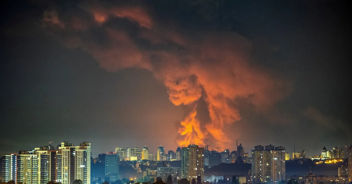 Rusya'nın Kiev'e düzenlediği balistik füze saldırısında 15 kişi hayatını kaybetti