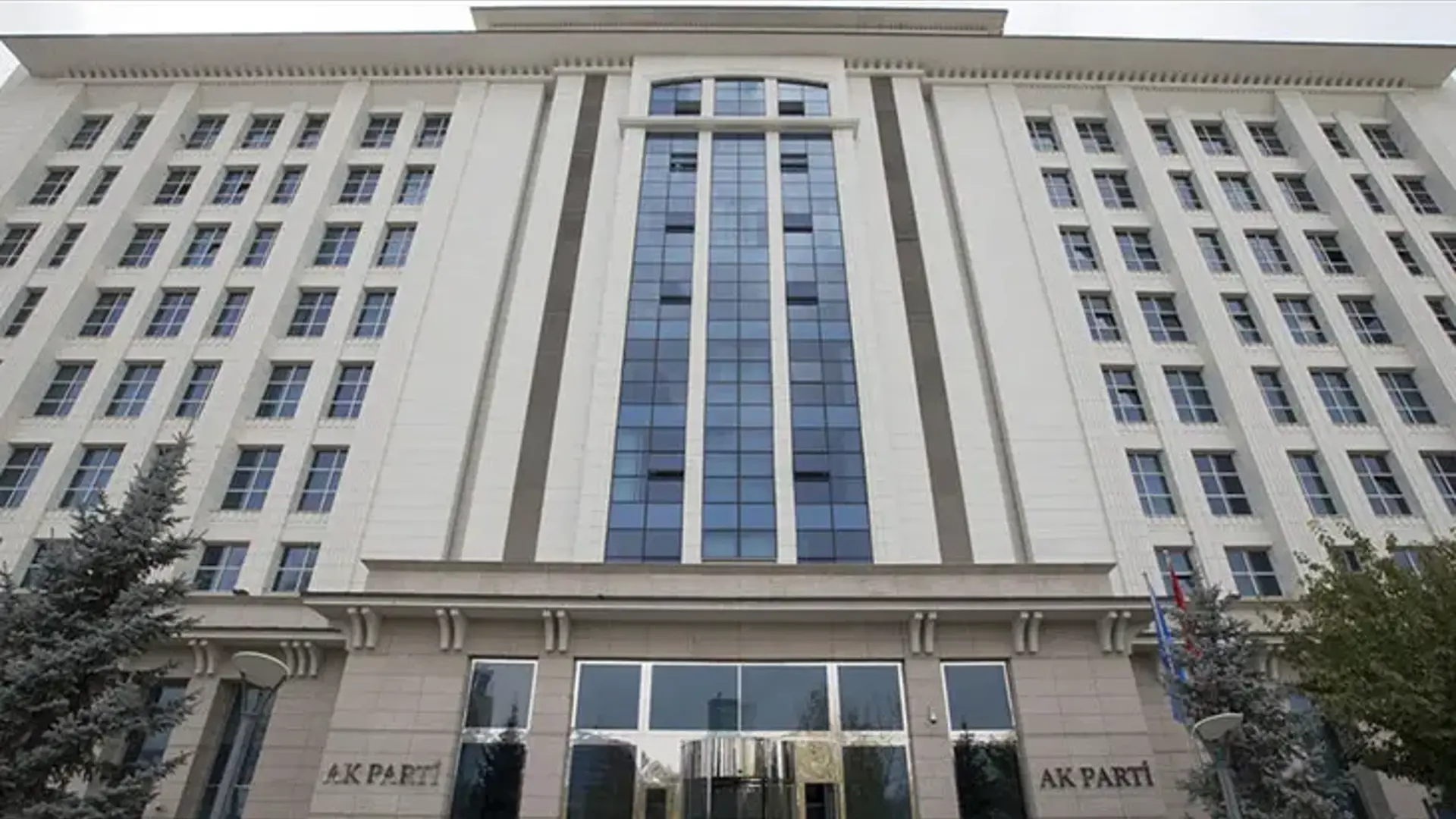 AK Parti'nin üçüncü İnsan Hakları Eğitim Kampı: Gençler, alanında yetkin isimlerle buluşacak
