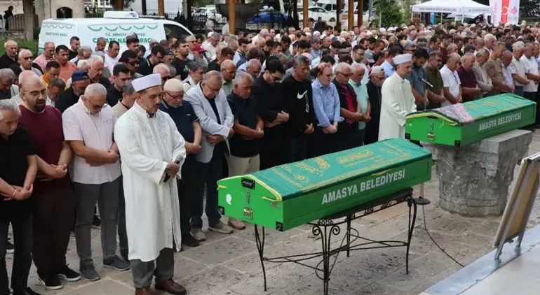 Yürek burkan tesadüf! Anne ve oğlu 2 saat arayla öldü: ‘Birbirlerinin vefatından haberleri olmadı’