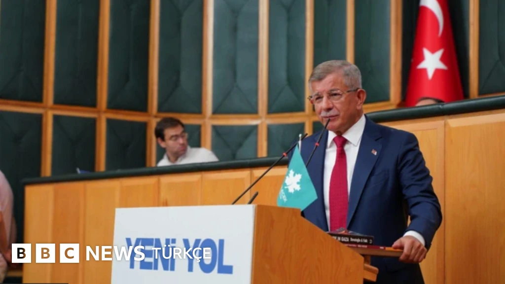Davutoğlu, Gelecek Partisi'ni feshettiklerini açıkladı