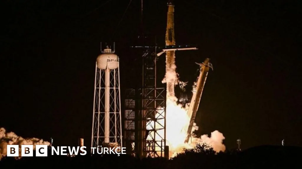SpaceX roketinin Ay'a çarpması bekleniyor: 'Dünya için tehdit oluşturmuyor'