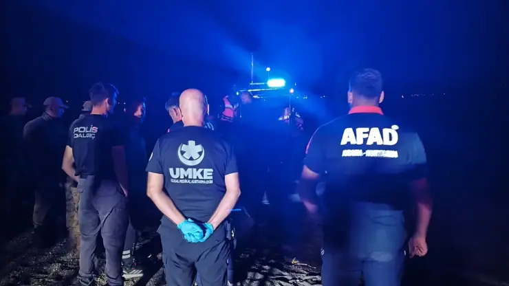 Hazar Gölü’ne giren genç boğuldu - 2