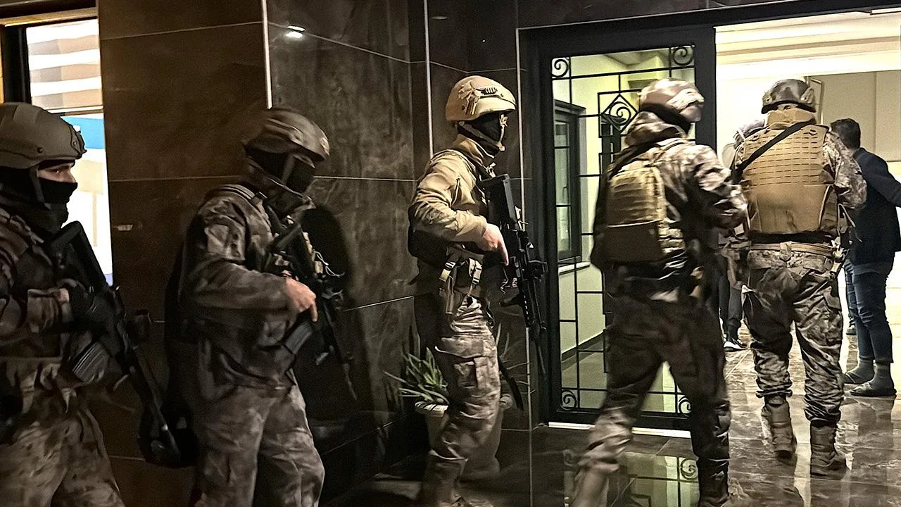 Suç örgütlerine yönelik sosyal medya operasyonu: 216 gözaltı