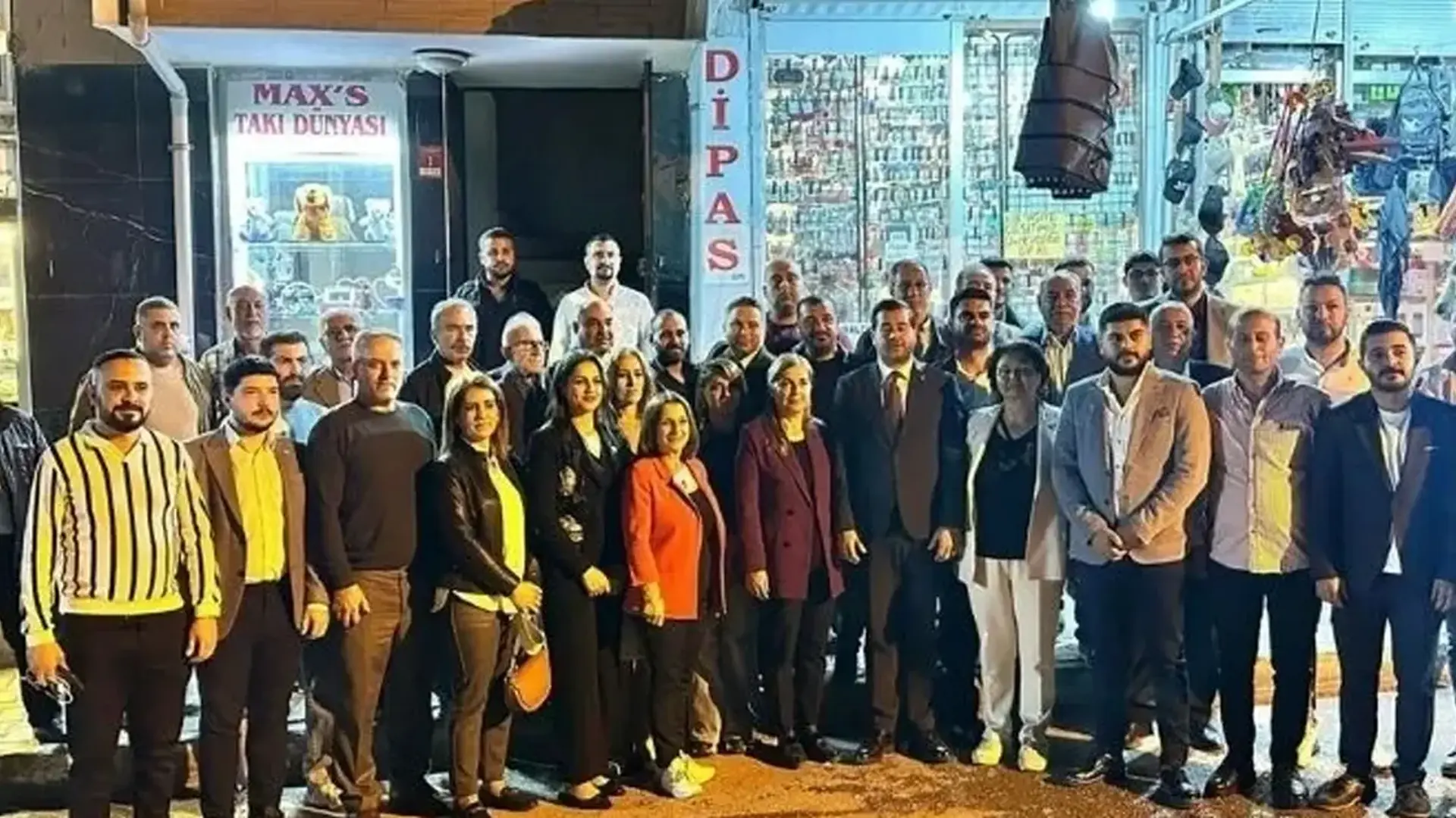 Hatay'da CHP'den 54 kişi istifa etti