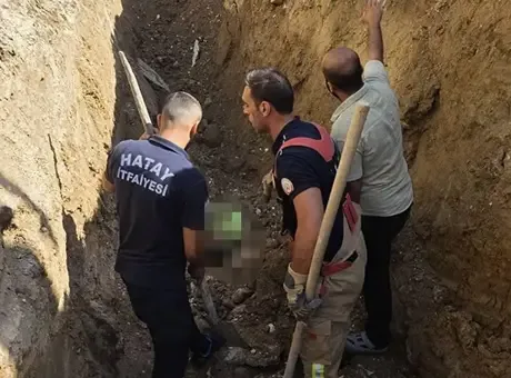 Hatay'da göçük altında kalan işçi hayatını kaybetti