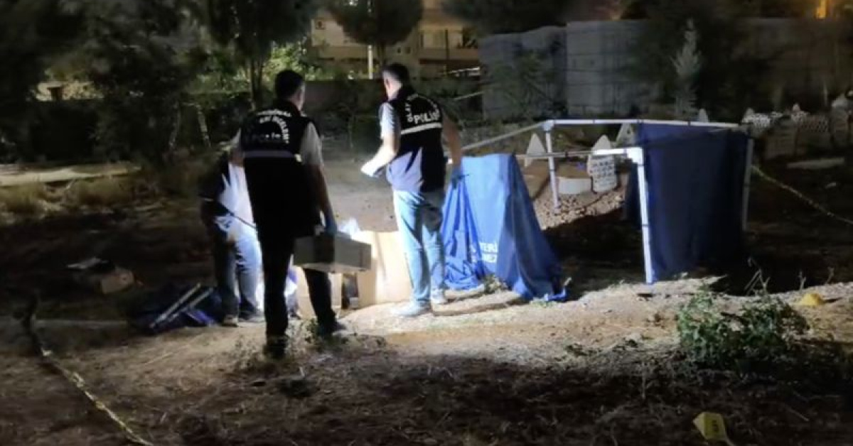 Mezarlıkta dehşet! Aynı aileden 3 kişi öldü - 2