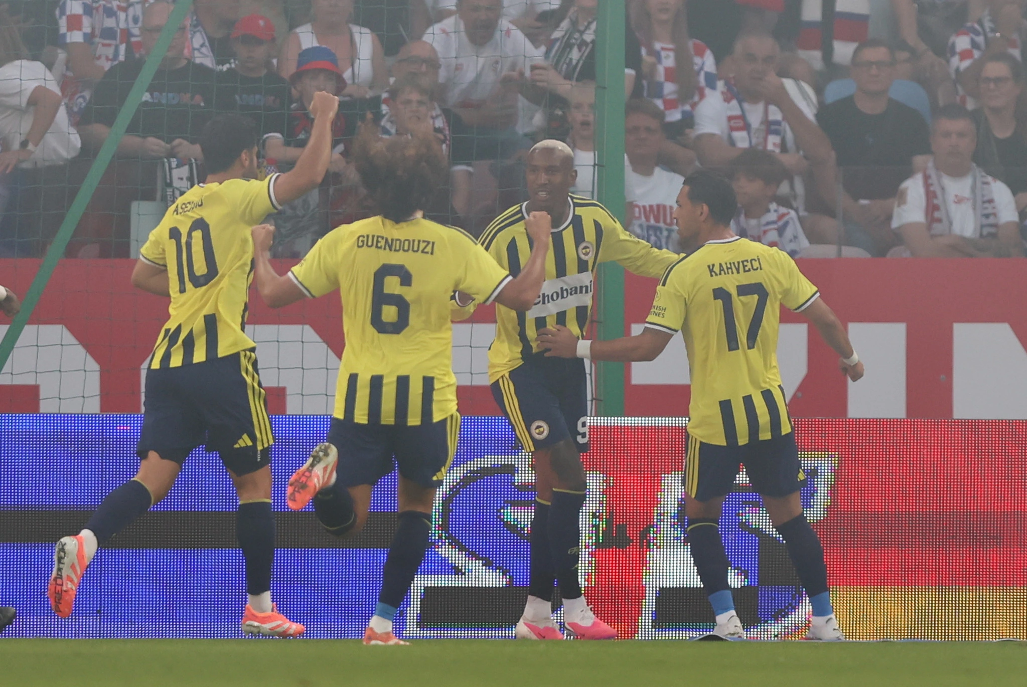 GORNIK ZABRZE FENERBAHÇE CANLI | Kanarya, Polonya'da tur için sahada! İlk yarı oynanıyor...